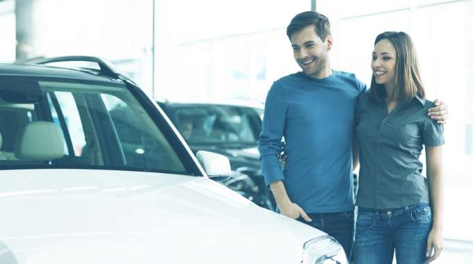 Couple looks at new SUV to lease for zero down